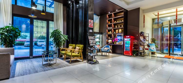 锦江之星品尚(杭州滨江大学城浦沿地铁站酒店)图片