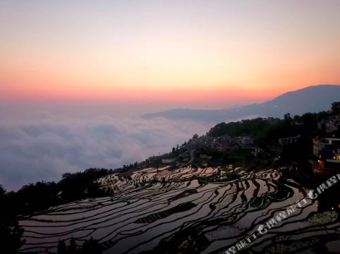 红河田畔人家庄园