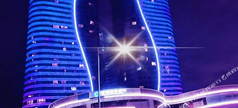 瑞蓝铂悦精筑公寓(青岛火车站店)图片