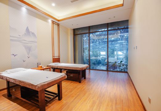 Arcadia Spa Golf International Hotel Hotel Overview