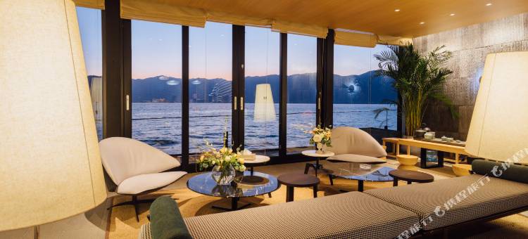 大理双廊半月拖蓝水景雅院图片