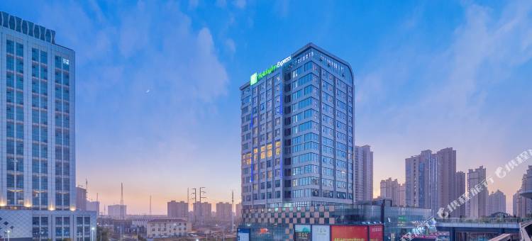 南昌西站智选假日酒店(绿地国际博览中心店)图片