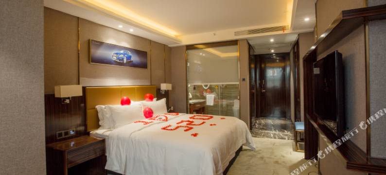 嘉禾闪亮地带汽车文化酒店图片