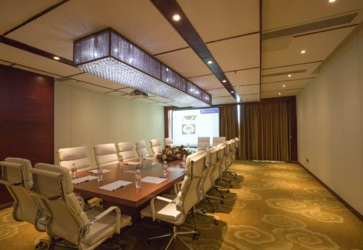 Nayong Hotel Hotel Overview