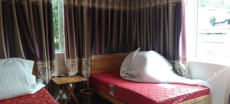 四姑娘山二娃山庄图片