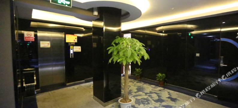 汨罗拉斐皇廷酒店图片