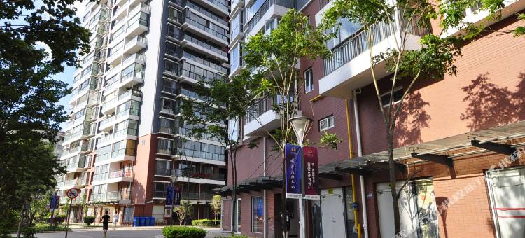 昆明阿拉丁智窝民宿(联勤保障部队第九二〇医院店)图片