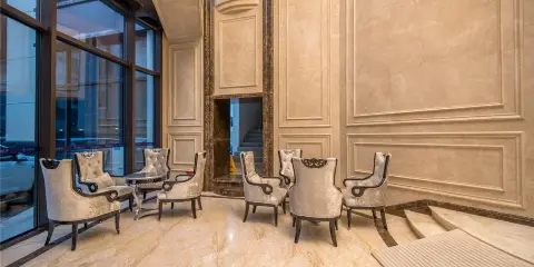 她他國際公寓(深圳羅湖大劇院萬象城店)