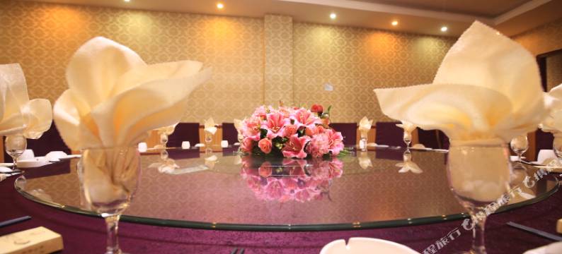 师宗大酒店图片