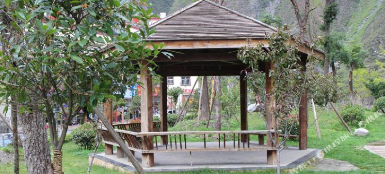 理县雍忠藏家客栈图片