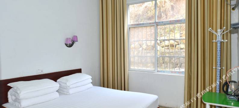 鲁山山门阳光庄园农家院图片