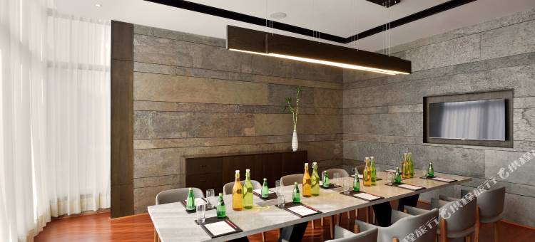 古尔冈万怡酒店(Courtyard Gurugram Downtown)图片