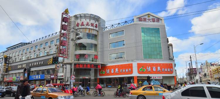 轻住·鑫厦优选酒店(包头维多利摩尔城火车东站店)图片