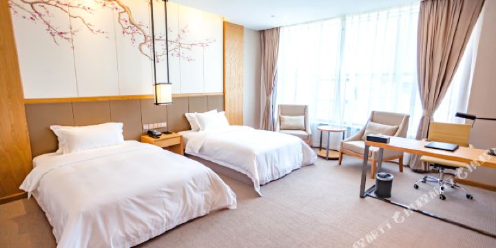 金堂朗悦酒店2晚 免费停车【毗河河畔,近金沙公园,宁静雅致】