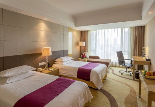 Magnotel Hotel Overview