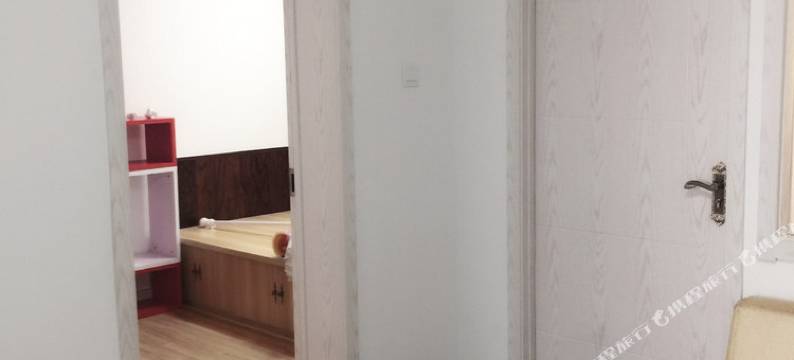 威海拖鞋穿反了民俗小店图片