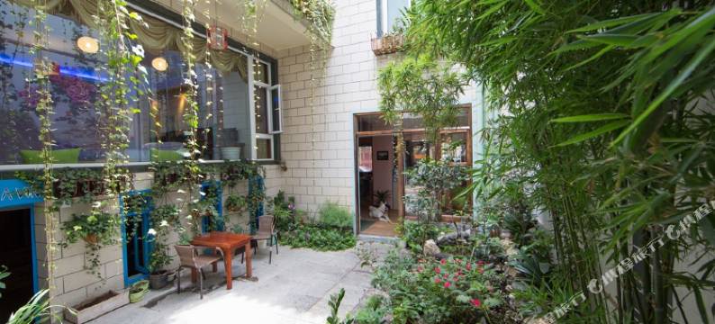 大理古城小强精酿主题民宿图片