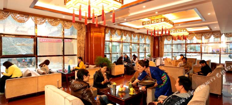 绿野亚丁酒店(香格里拉镇稻城亚丁景区店)图片