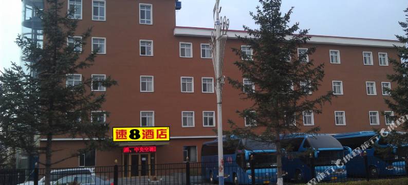 速8酒店(临江鸭绿江畔店)图片