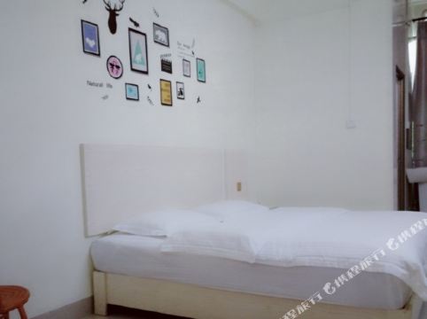 鑫海公寓(海口城西路店)    分(8条点评) 95起距离294米立即预订