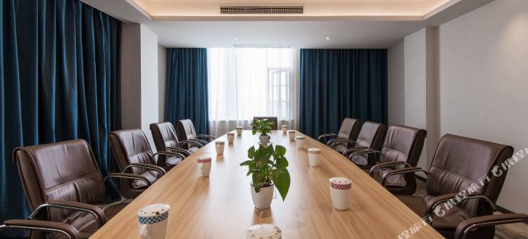 纳良酒店(大理祥云高铁站店)图片