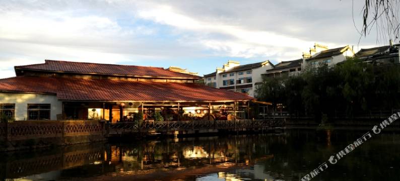武夷山蓝色天空青年旅社图片