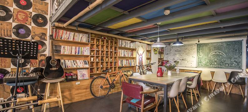 西宁河湟记忆青年旅舍(城东万达广场店)图片