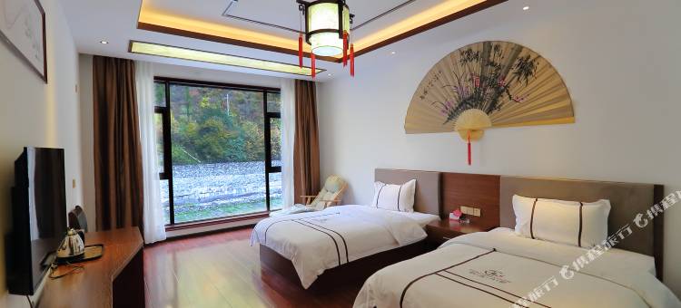 理县枫庭月榭酒店(毕棚沟景区店)图片