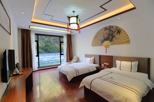 理县枫庭月榭酒店(毕棚沟景区店)