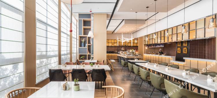 淄博高新区高铁北站亚朵酒店图片