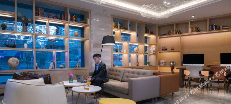 凯里亚德酒店(南京玄武湖福建路地铁站店)图片