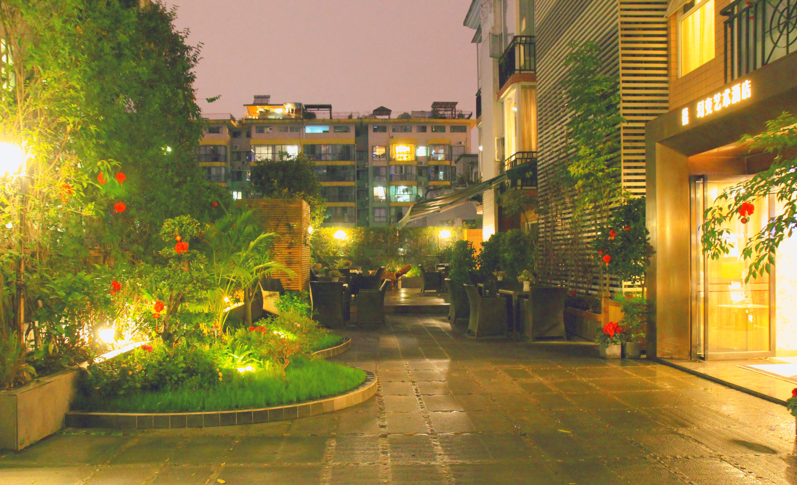 Huanbian Art HotelOver view