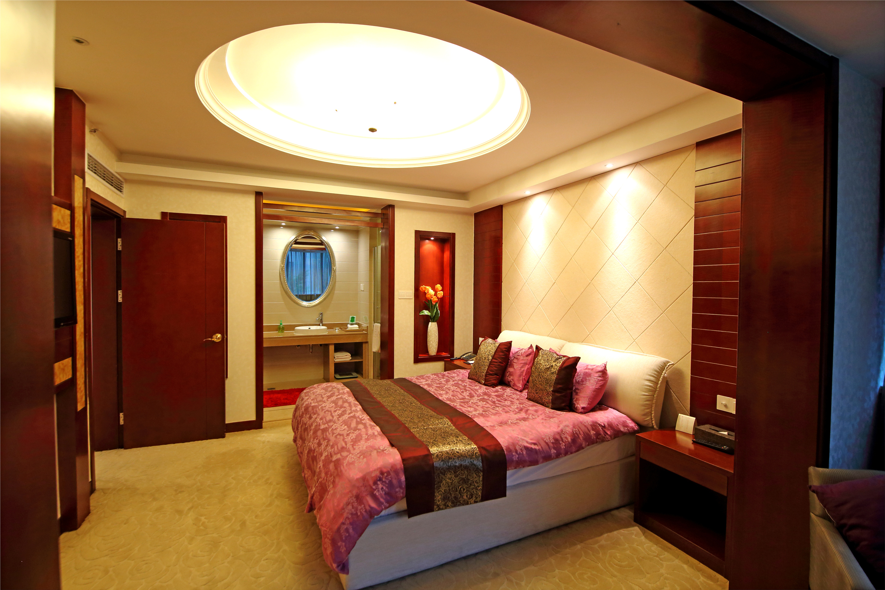 Byfond Hotel Over view