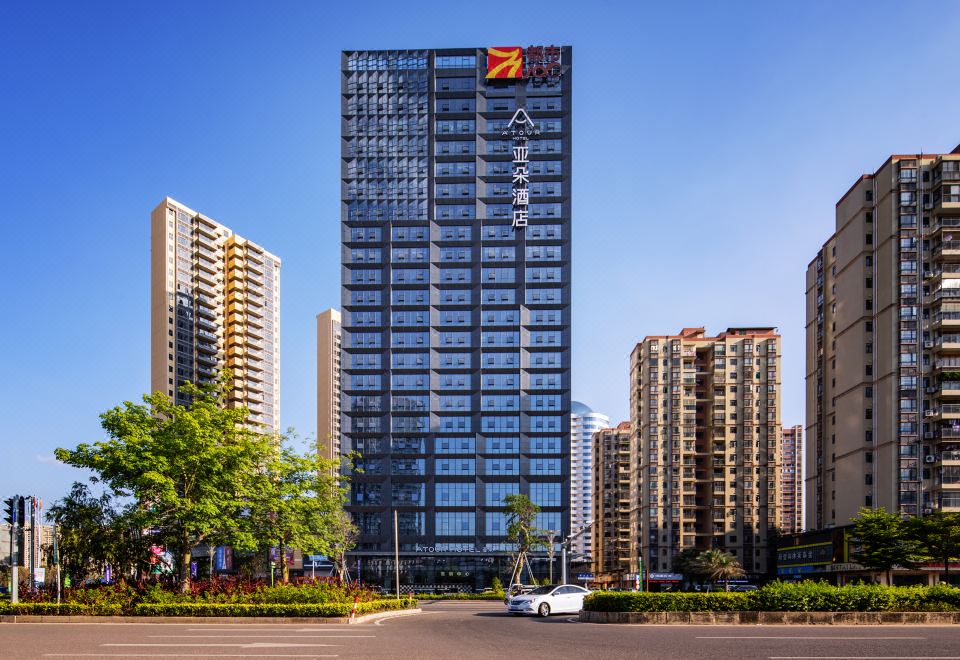 河源万隆亚朵酒店外景图