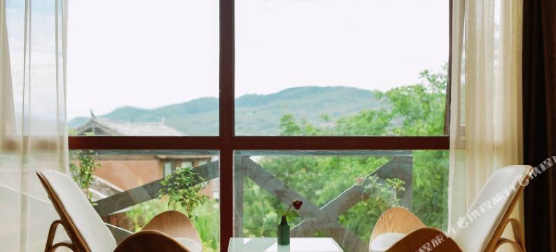 丽江山下的院子客栈图片