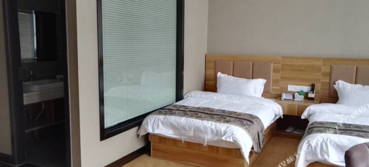 察布查尔海峰酒店图片