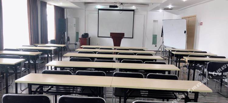 城市之鑫精品酒店(基建营中心医院店)图片