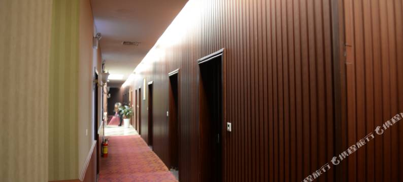 雅安唯雅酒店(廊桥店)图片