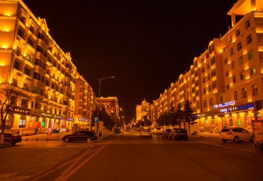 Luoman Holiday Inn Manzhouli Hotel Overview