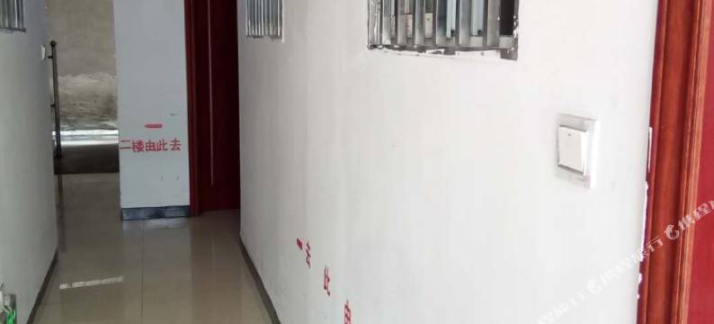 荥经温心旅馆图片