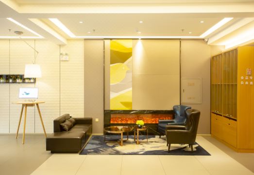 Homeinn Selected Hotel (Heihe Central Avenue Pedestrian Street)Hotel Overview