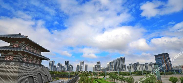 OYO华成生态酒店(邯郸西班牙风情小镇店)图片