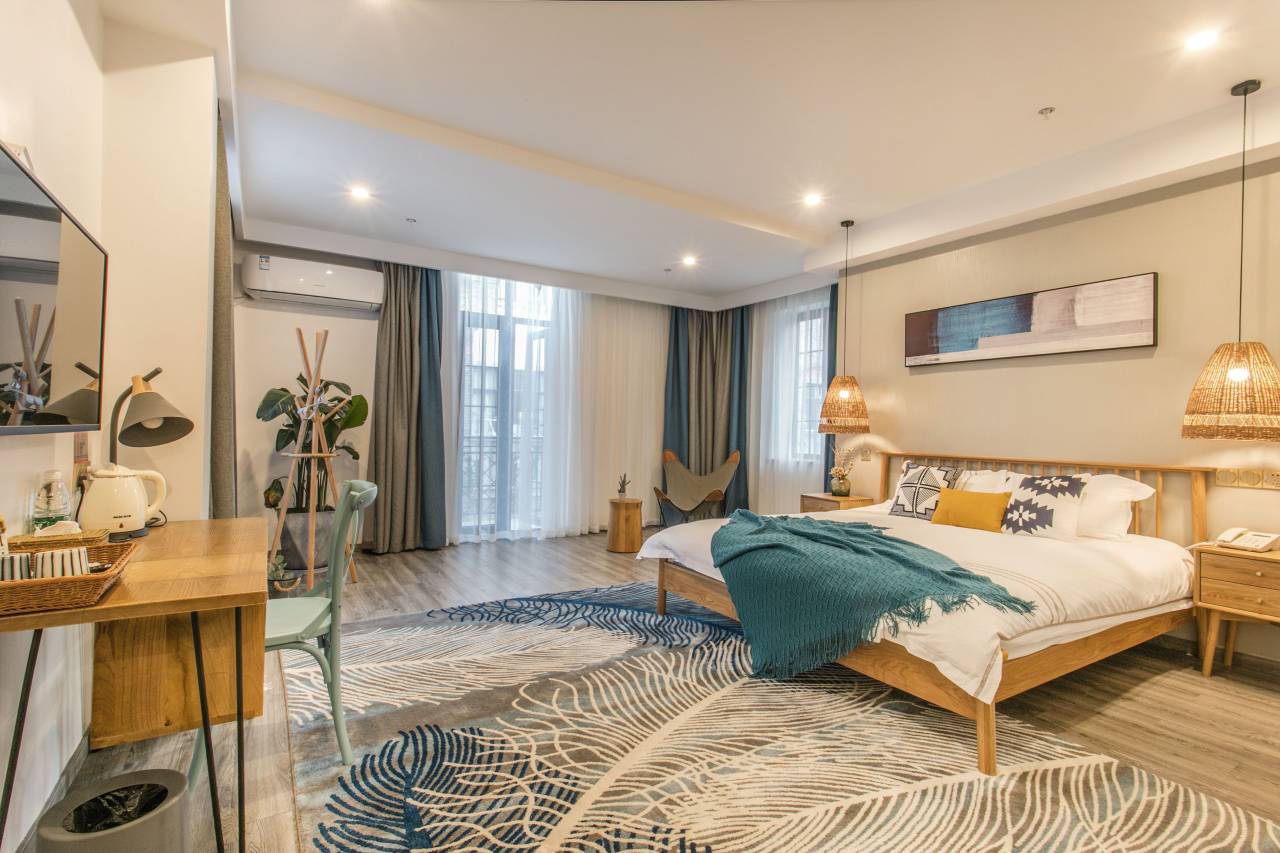 花居·拾光漫舍精品酒店(苏州木渎古镇大治桥地铁站店)