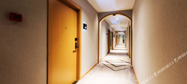 云智能酒店(上海行知路地铁站店)图片