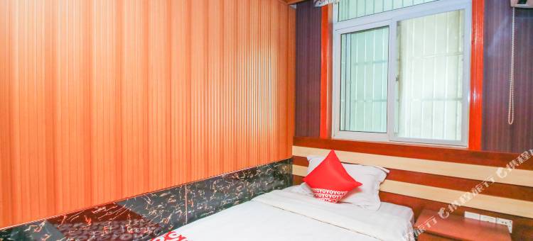 OYO三和宾馆(阜阳市第十五中学店)图片