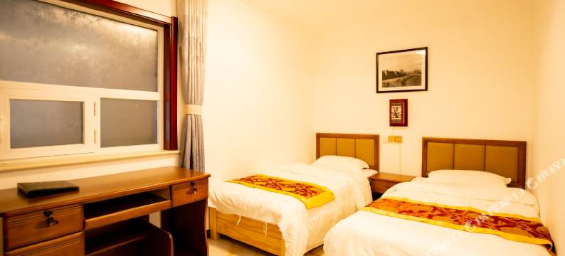 易县仙人快捷假日酒店图片