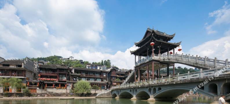 花筑·凤凰江岸轻奢江景民宿图片