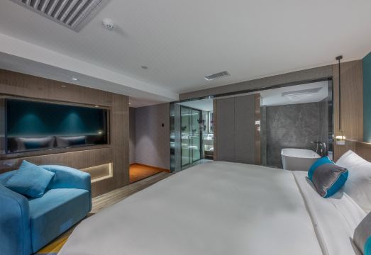 Yuerong Qiju Hotel (Xi'an Huimin Street Bell Tower Subway Station) Hotel Overview