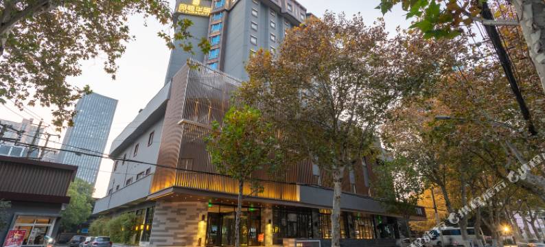 丽顿华居酒店(武汉汉口江滩解放公园路店)图片