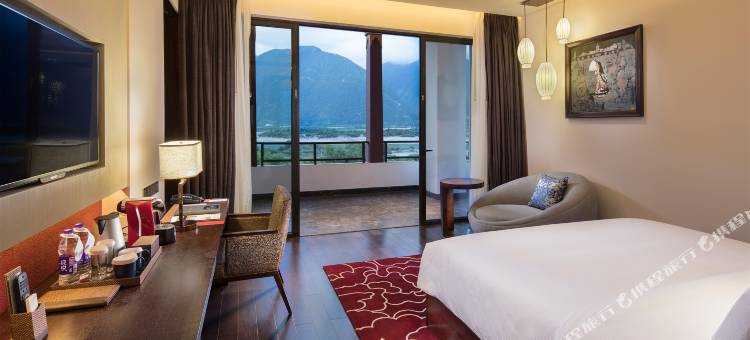 林芝工布庄园希尔顿酒店图片